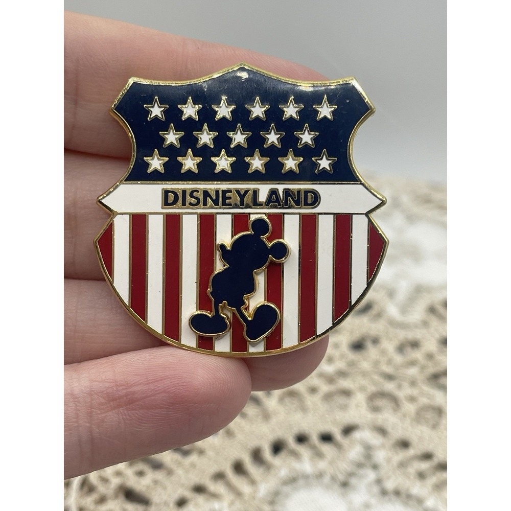 Disneyland Railroad Shield Pin USA  MICKEY MOUSE 2002 Vintage